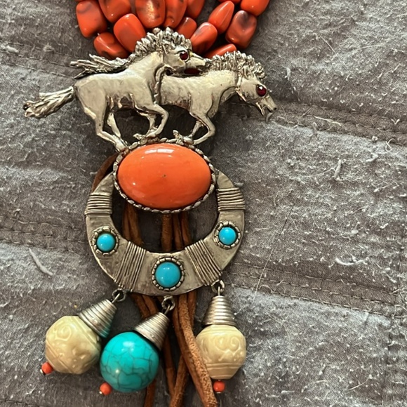 Alora Necklace Coral beads - Picture 2 of 5